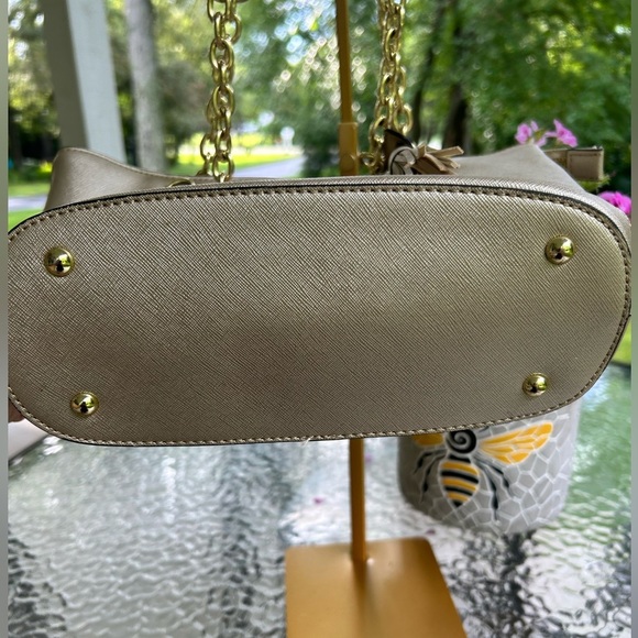 Anne Klein elegant gold Tone purse - Picture 6 of 8